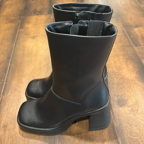 Steve Madden Fantsie Boots New