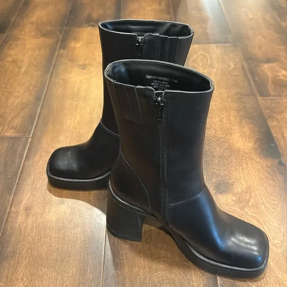 Steve Madden Fantsie Boots New