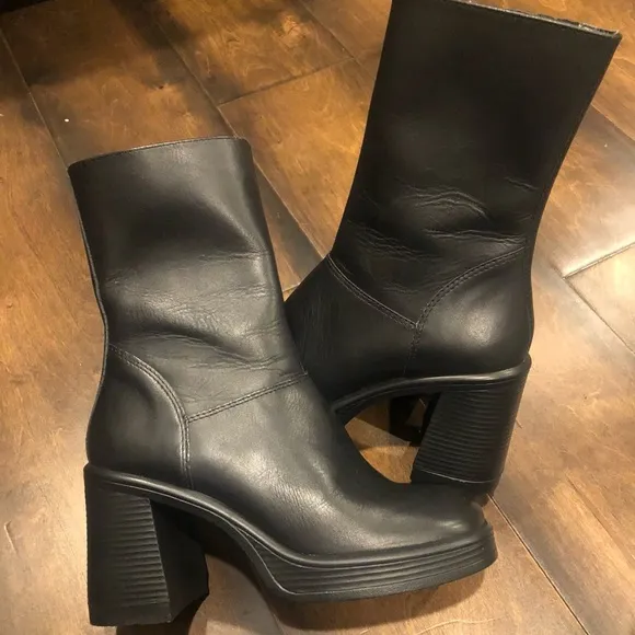 Steve Madden Fantsie Boots New