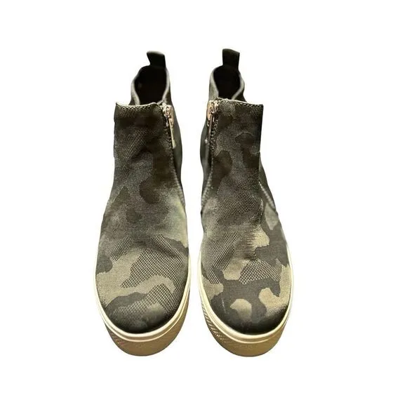 Steve Madden Green Camo Wedgie Sneakers Size 7