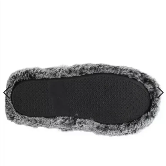 Steve Madden Slippers fluff fluffy Soft! Memory foam