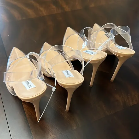 Steve Madden Vienne Tan Vinyl Slingback Pointed Toe Pumps.