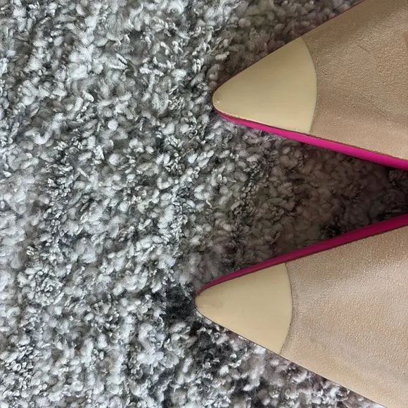 Stuart Weitzman Barbie core Pink kitten heel patent leather pumps 1.5 &quot; heel
