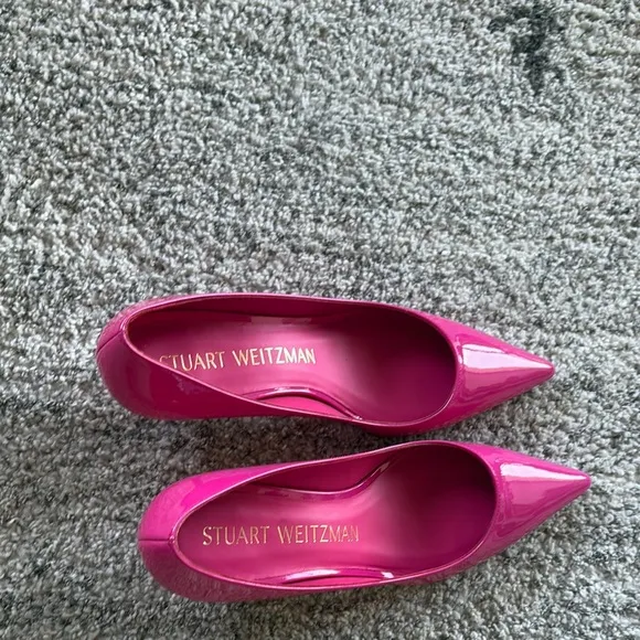 Stuart Weitzman Barbie core Pink kitten heel patent leather pumps 1.5 &quot; heel