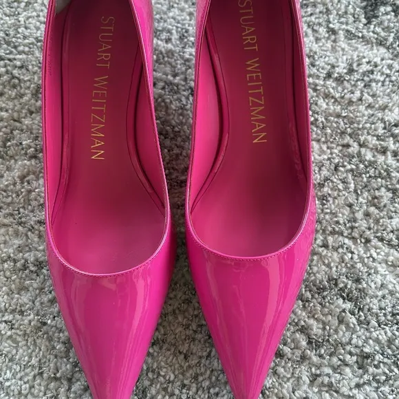 Stuart Weitzman Barbie core Pink kitten heel patent leather pumps 1.5 &quot; heel