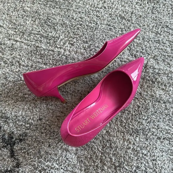 Stuart Weitzman Barbie core Pink kitten heel patent leather pumps 1.5 &quot; heel