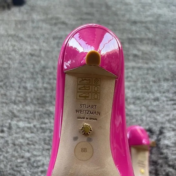 Stuart Weitzman Barbie core Pink kitten heel patent leather pumps 1.5 &quot; heel