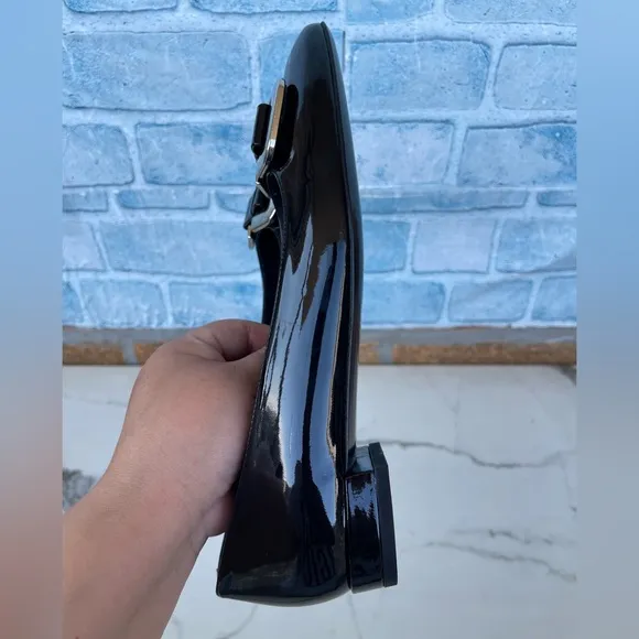 Stuart Weitzman buckled patent leather shoes size 8