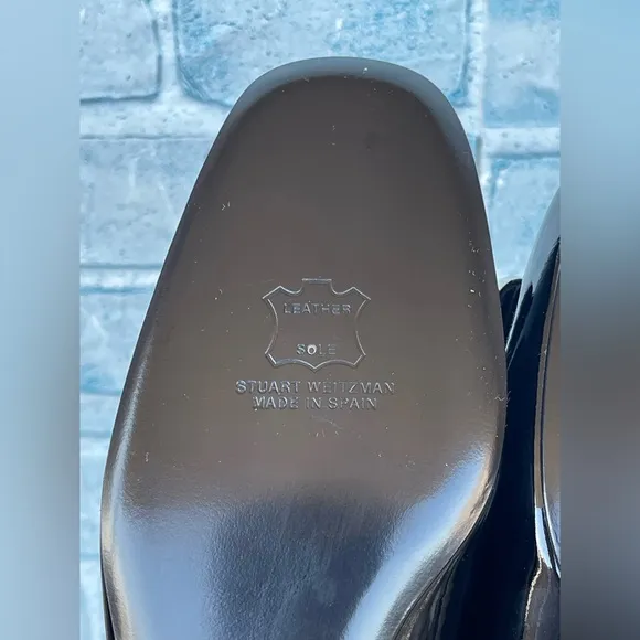 Stuart Weitzman buckled patent leather shoes size 8