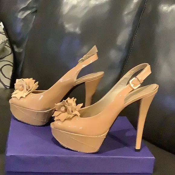 Stuart Weitzman Camel Kinbow Size 9 Platform Heels