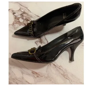 STUART WEITZMAN Cognac Brown Patent Leather Pump