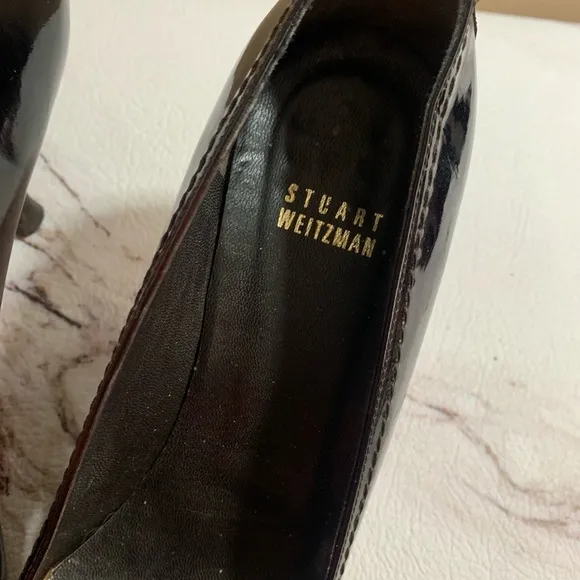 STUART WEITZMAN Cognac Brown Patent Leather Pump
