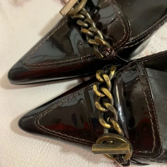 STUART WEITZMAN Cognac Brown Patent Leather Pump