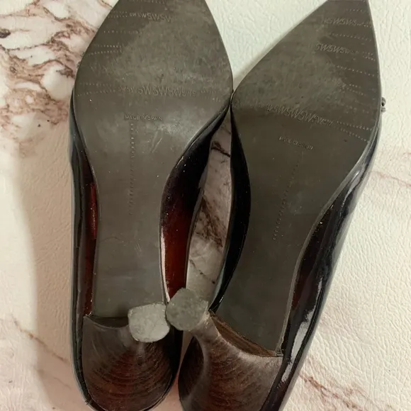 STUART WEITZMAN Cognac Brown Patent Leather Pump