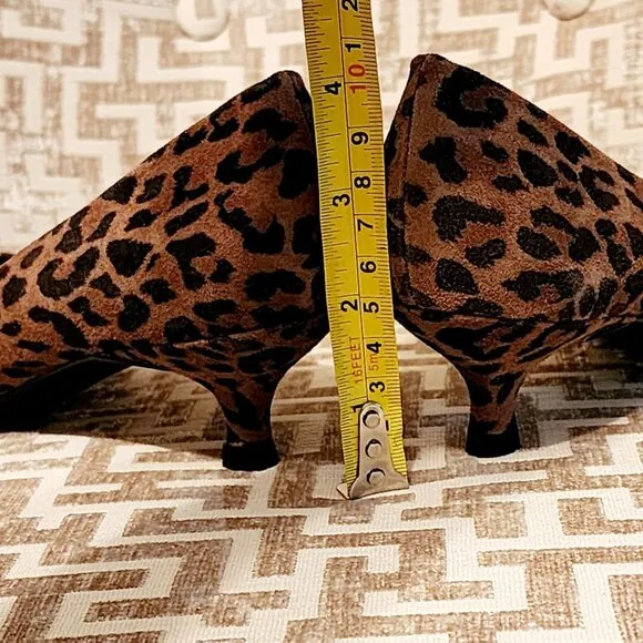 Stuart Weitzman Leopard Print Minimalist Classic Quiet Kitten Heel |Sz. 5.5M