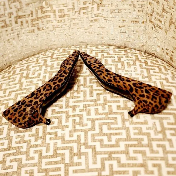 Stuart Weitzman Leopard Print Minimalist Classic Quiet Kitten Heel |Sz. 5.5M