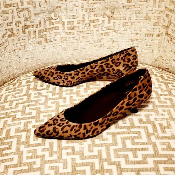 Stuart Weitzman Leopard Print Minimalist Classic Quiet Kitten Heel |Sz. 5.5M
