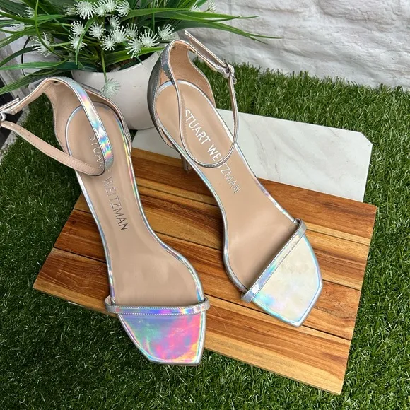 Stuart Weitzman Nudistcurve iridescent Silver Patent leather Ankle strap size 11
