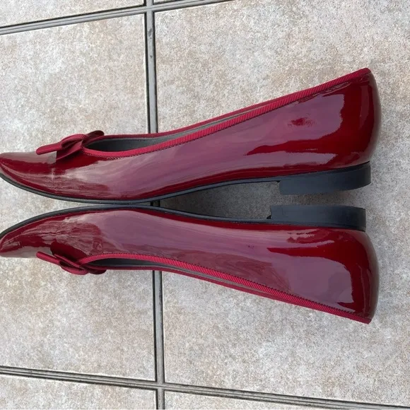 Stuart Weitzman  patent leather shoes