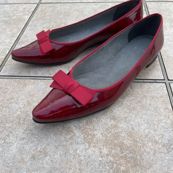 Stuart Weitzman  patent leather shoes