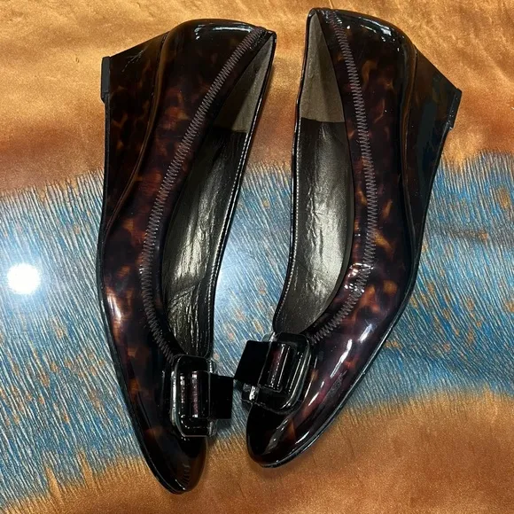 Stuart Weitzman Patent Leather Wedge Shoes Tortoise Shell animal print brown