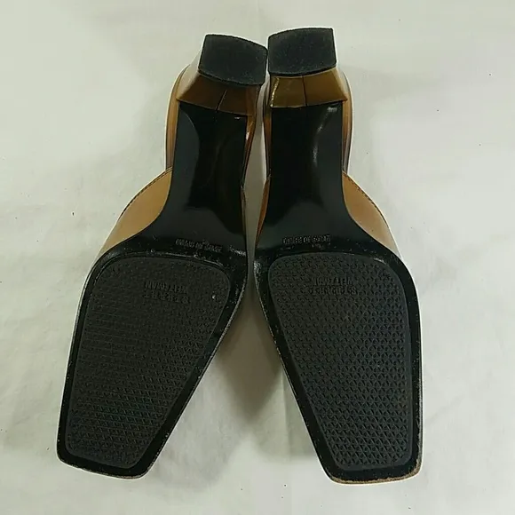 STUART WEITZMAN shoes. Size 7B