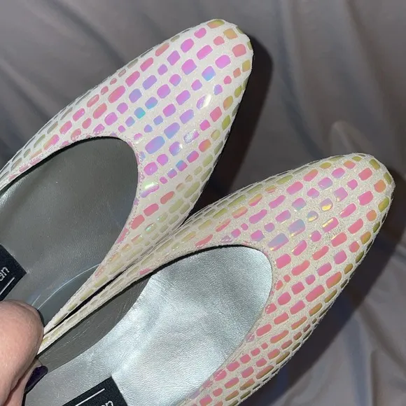 Stuart Weitzman White/Nude Suede Leather Iridescent Scales Kitten Block Heel 7.5
