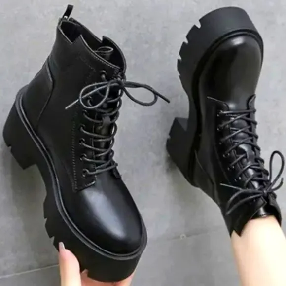 Stylish platform boots sz 7.5