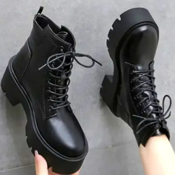 Stylish platform boots sz 7.5