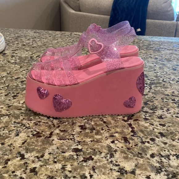 Sugar Thrillz Sparkle Glitter Heart Platform Jellies in pink