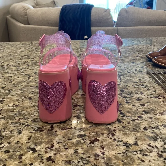 Sugar Thrillz Sparkle Glitter Heart Platform Jellies in pink