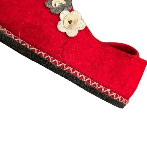 Sundance Catalog Red Wool Shoes with flowers handmade in Itally NWT