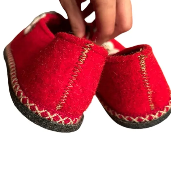 Sundance Catalog Red Wool Shoes with flowers handmade in Itally NWT