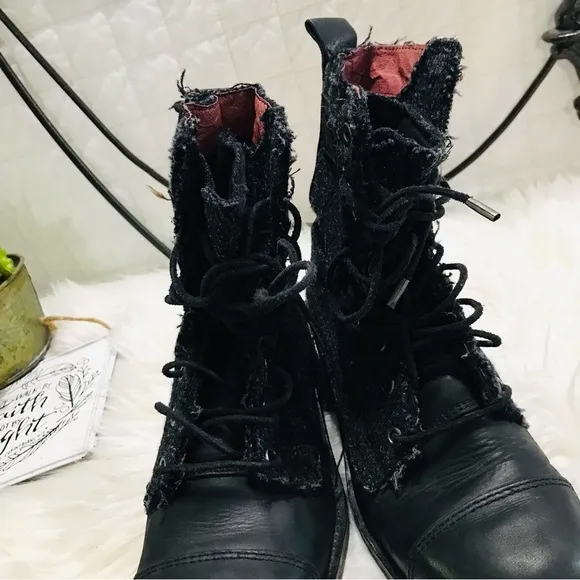 Superdry Woman Trawler mid-combat boots Sz 4-    US 7