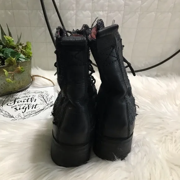 Superdry Woman Trawler mid-combat boots Sz 4-    US 7