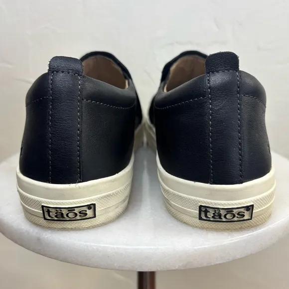 TAOS Black Leather Slip On Sneaker Flat Chunky Twin Gore Lux Shoe Support Size 7
