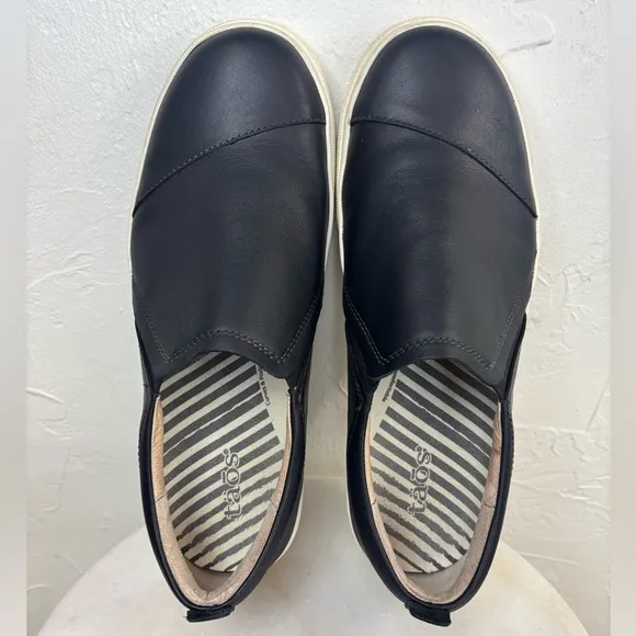 TAOS Black Leather Slip On Sneaker Flat Chunky Twin Gore Lux Shoe Support Size 7