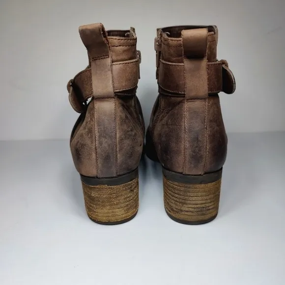 Tara M Gwen Brown Leather Criss Cross Strap Ankle Boots Women’s Shoes Size 9.5