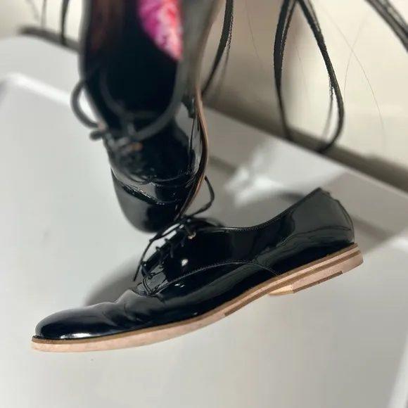 Ted Baker Black Patent Leather Oxford Shoes w/ Rose Gold Details Women’s Size 8