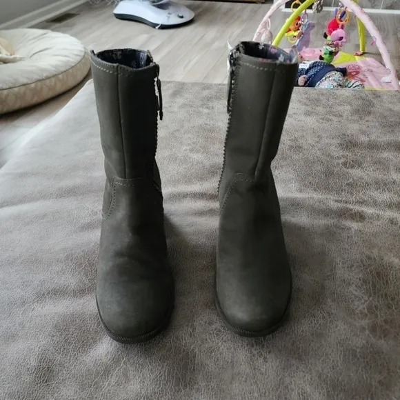 Teva Foxy Mid Boots.