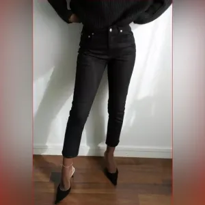 Thakoon Classic Cropped Jean Black NWT Sizes 0 &amp; 6