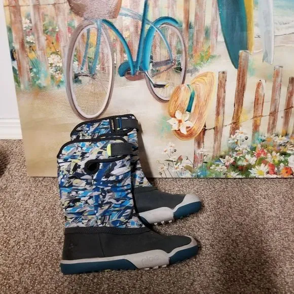 THANDI WP$92 lunar blue boy girl youth little kids size 13