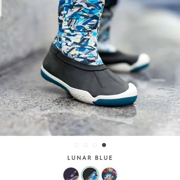 THANDI WP$92 lunar blue boy girl youth little kids size 13