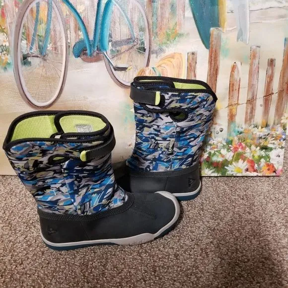 THANDI WP$92 lunar blue boy girl youth little kids size 13