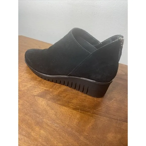 The Flexx Shoes Womens 8.5 Black Suede Wedge Heels Slip Resistant Ankle Boot