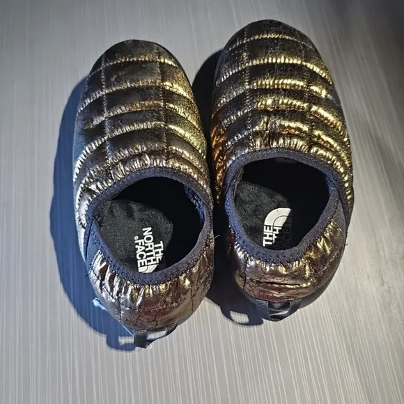 The North Face Nuptse Mule Slippers Goose Down Gold Metallic Women's 5‎ NWOT