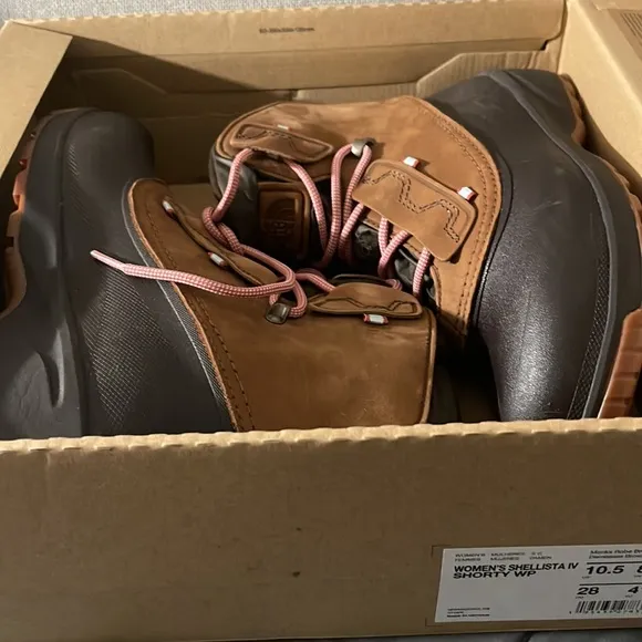 THE NORTH FACE Shellista IV Shorty Waterproof Boots in Brown Sz 10.5  New in Box