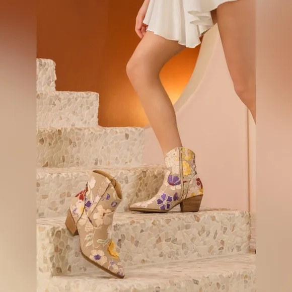 THE WANDA 3D FLORAL APPLIQUÉ OASIS SOCIETY embroidered western cowboy booties