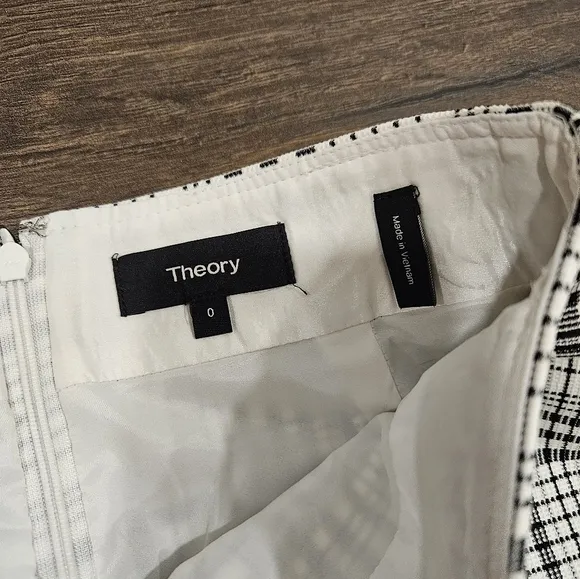 Theory Plaid Mini Skirt - SIZE 0