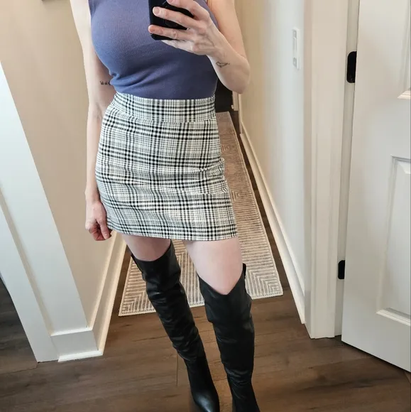 Theory Plaid Mini Skirt - SIZE 0